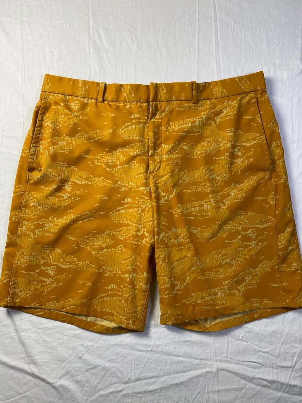 Nike Flex Dri-Fit Camo Golf Shorts Yellow Orange Tiger Stripe Size 40 (1389)
